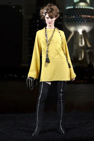 Look 33